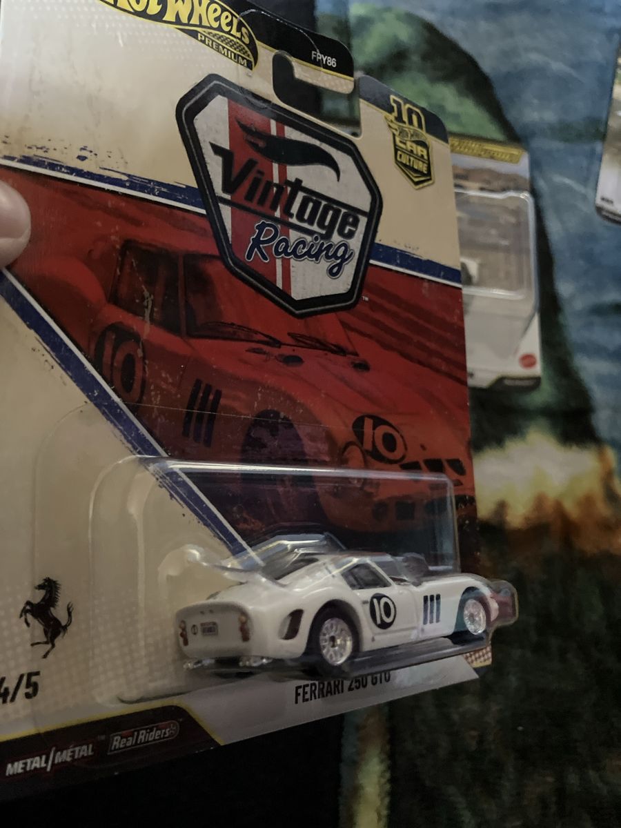 Hot Wheels Premium Car Culture Vintage Racing Ferrari 250 GTO 4/5 White