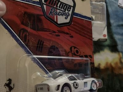 Hot Wheels Premium Car Culture Vintage Racing Ferrari 250 GTO 4/5 White