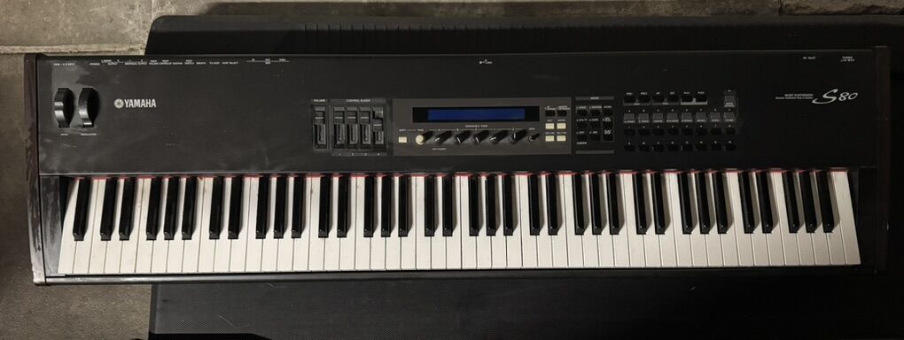 Yamaha S80 88-Key Weighted Music Synthesizer