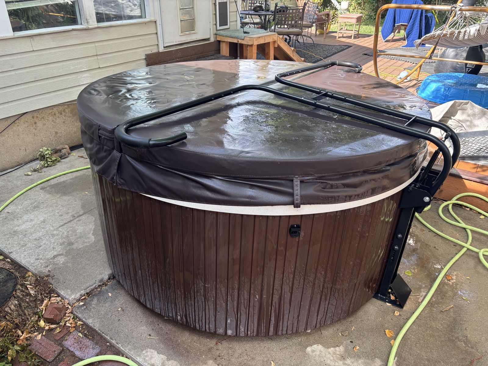 Hot Tub and $1,000 Hot Tub cover for sale