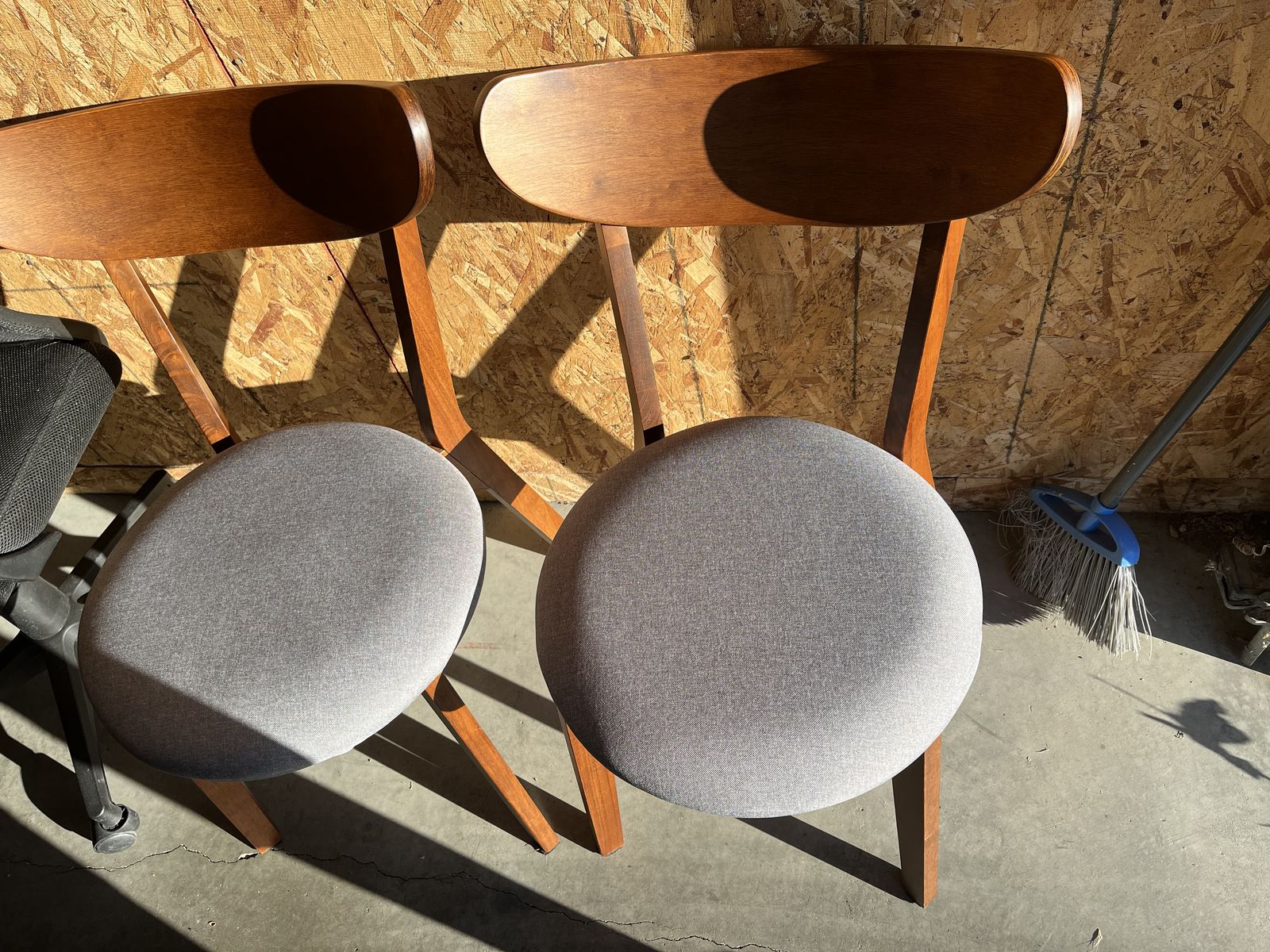 KITCHEN BAR STOOLS