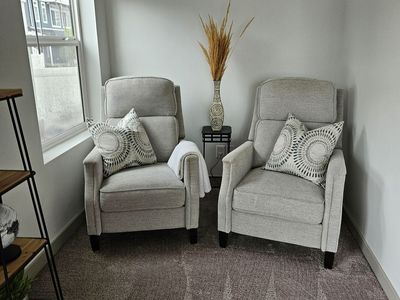 2 matching recliners