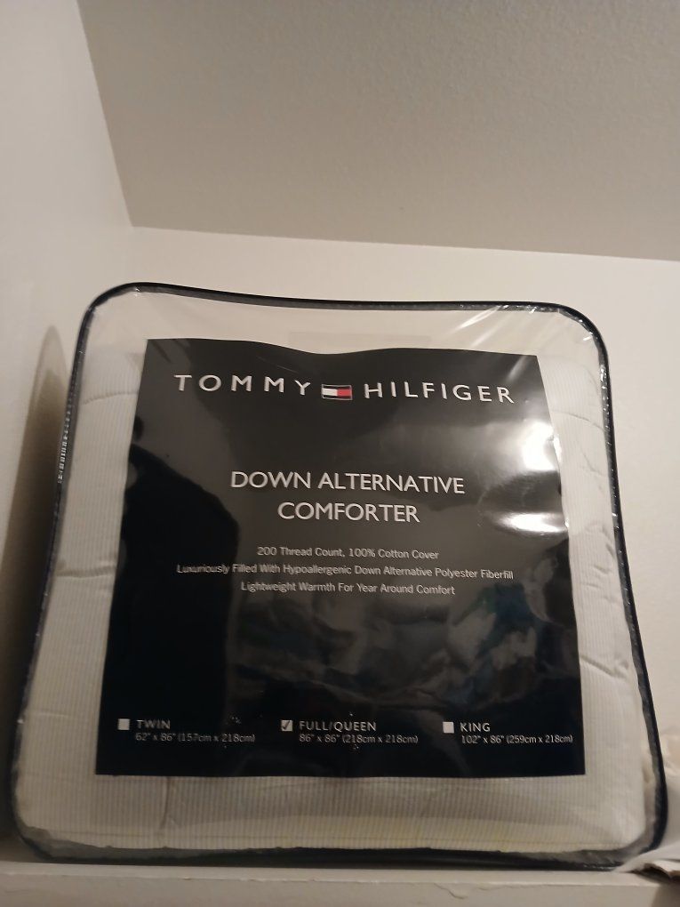Tommy Hilfiger Down Alternative Comforter - Full/Queen, White, Hypoallergenic, 200TC Cotton