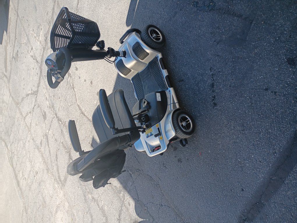 mobility scooter like new used one week