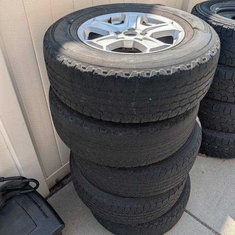 5 tires of 265/70/r17 and 4 tires of 245/75/r17