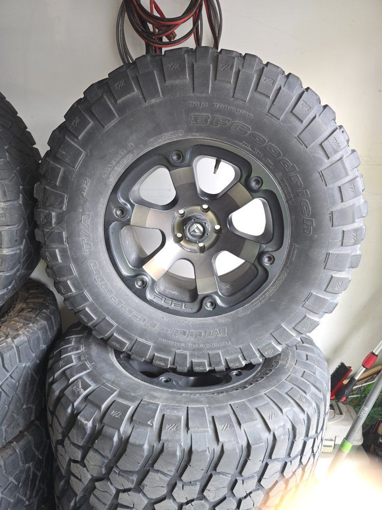 jeep wheels and tires