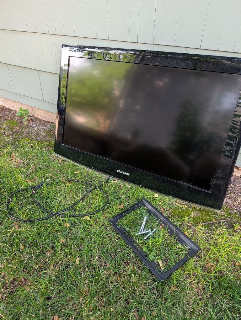 Samsung 32-inch 720p LCD TV