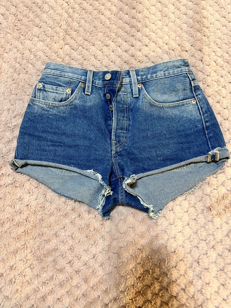 Levi’s 501 Original High Rise Cut-Off Shorts XS