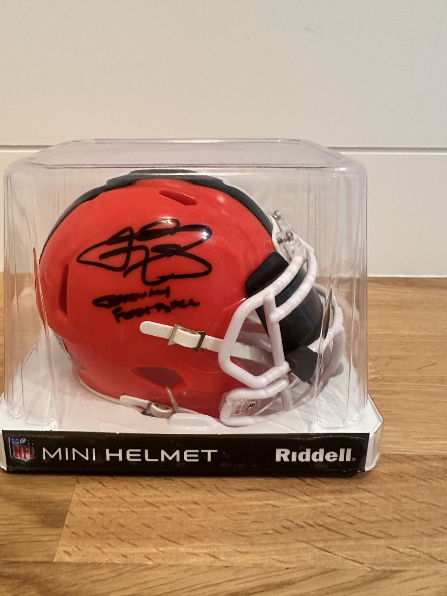 Johnny Manziel autographed Cleveland Browns Riddell mini helmet with Visor Beckett Witness Authenticated