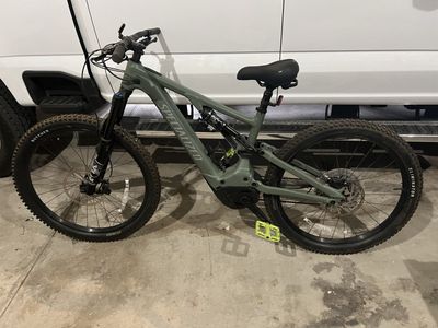 Specialized S4 Mountain Bikes Electric Pedal Asst