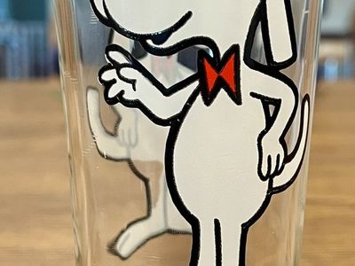 Vintage Pepsi Collector Series Mr. Peabody 16-ounce Glass with "Rare Error (missing white patch on leg)"