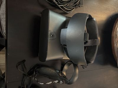 Oculus Rift S PC-Powered VR Gaming Headset with Controllers and Cable - Used Good Condition