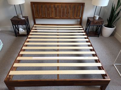 Queen Bedroom Set – Bed Frame, Mattress & Nightstands | Like New