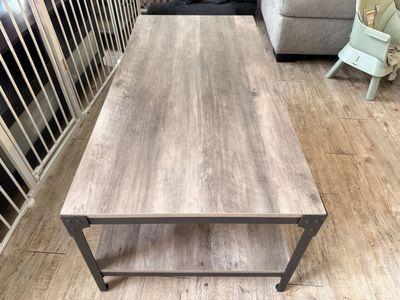 Coffee table & end table set