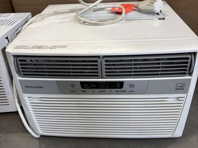 Frigidaire window air conditioner 8000 BTU