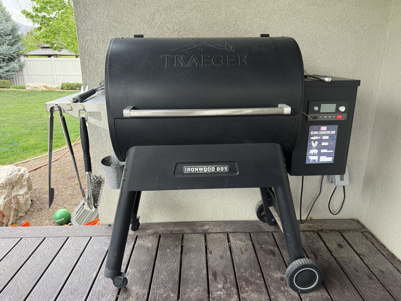 Traeger Ironwood 885 Pellet Grill/ Smoker