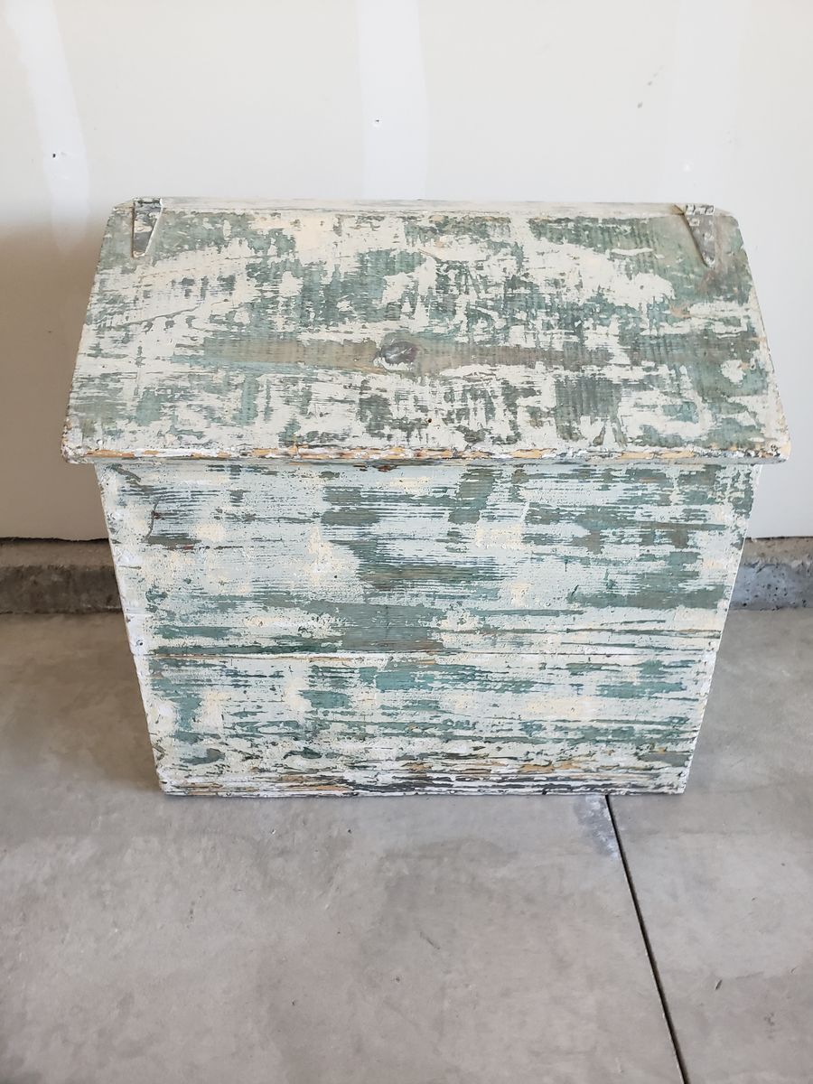 Antique Shabby Green Paint Box/Trunk