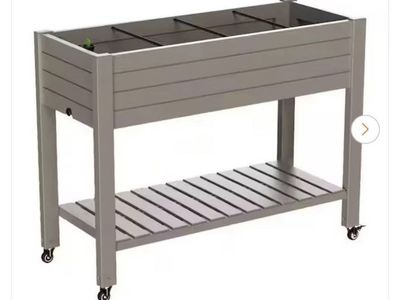 Raised garden bed