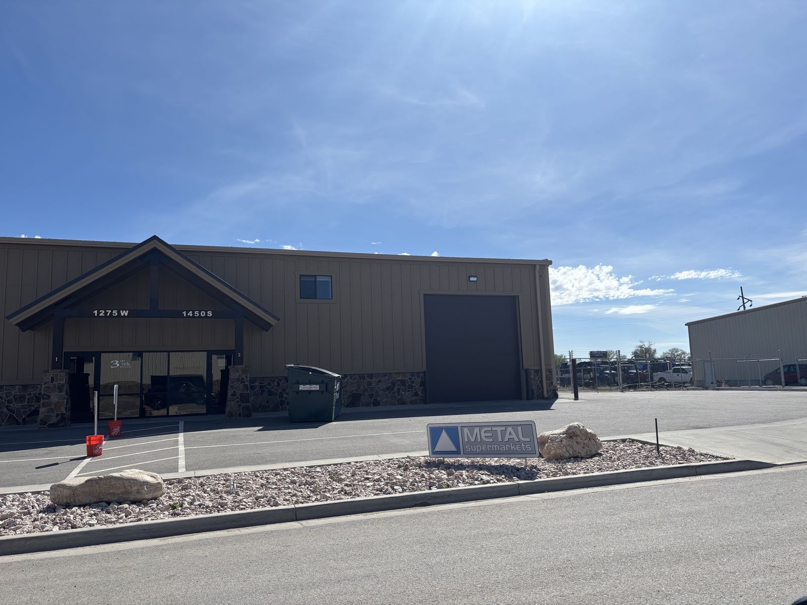 Office/Warehouse/yard Space Building For Lease
