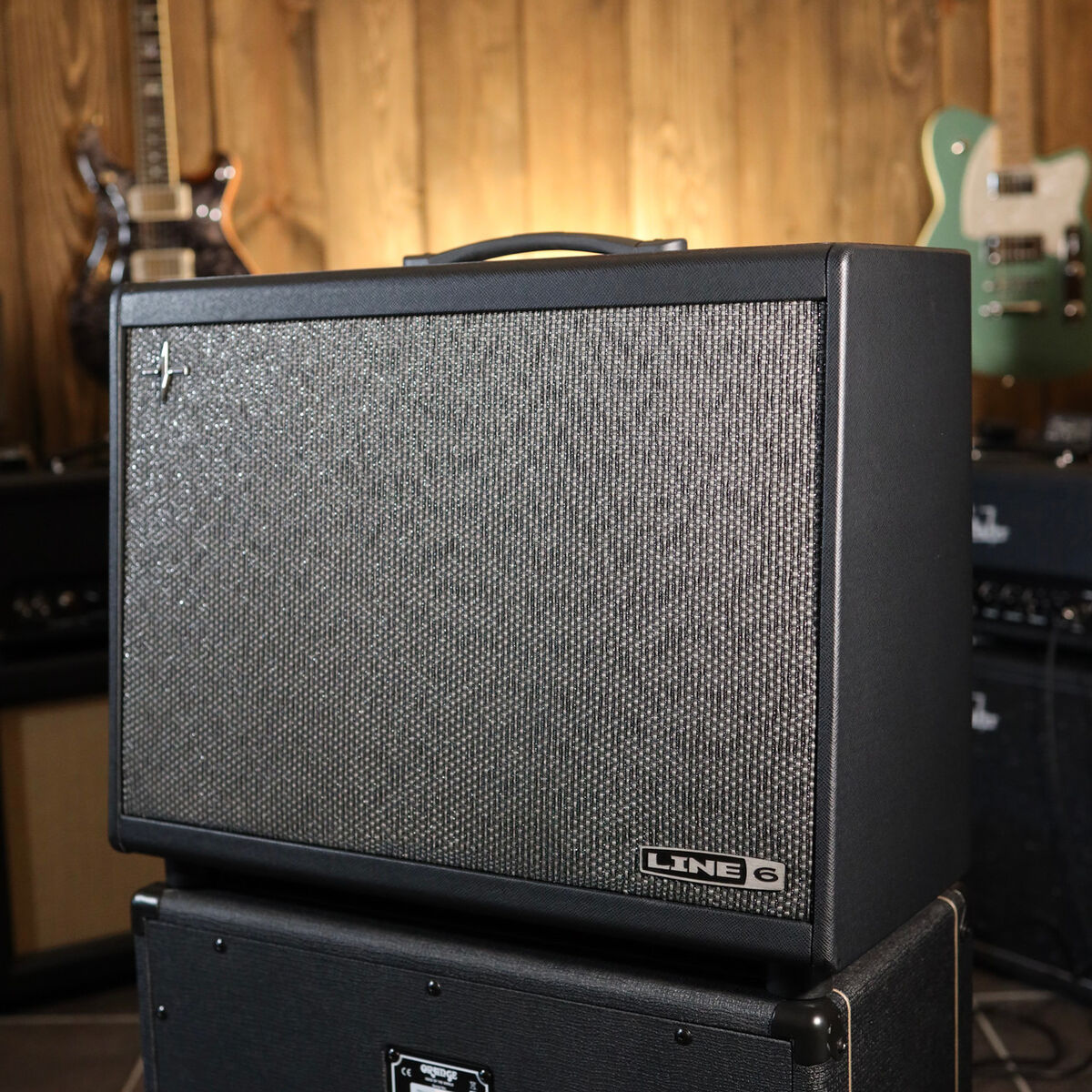 250-WATT POWER CAB 112 PLUS FROM LINE 6 guitar amp