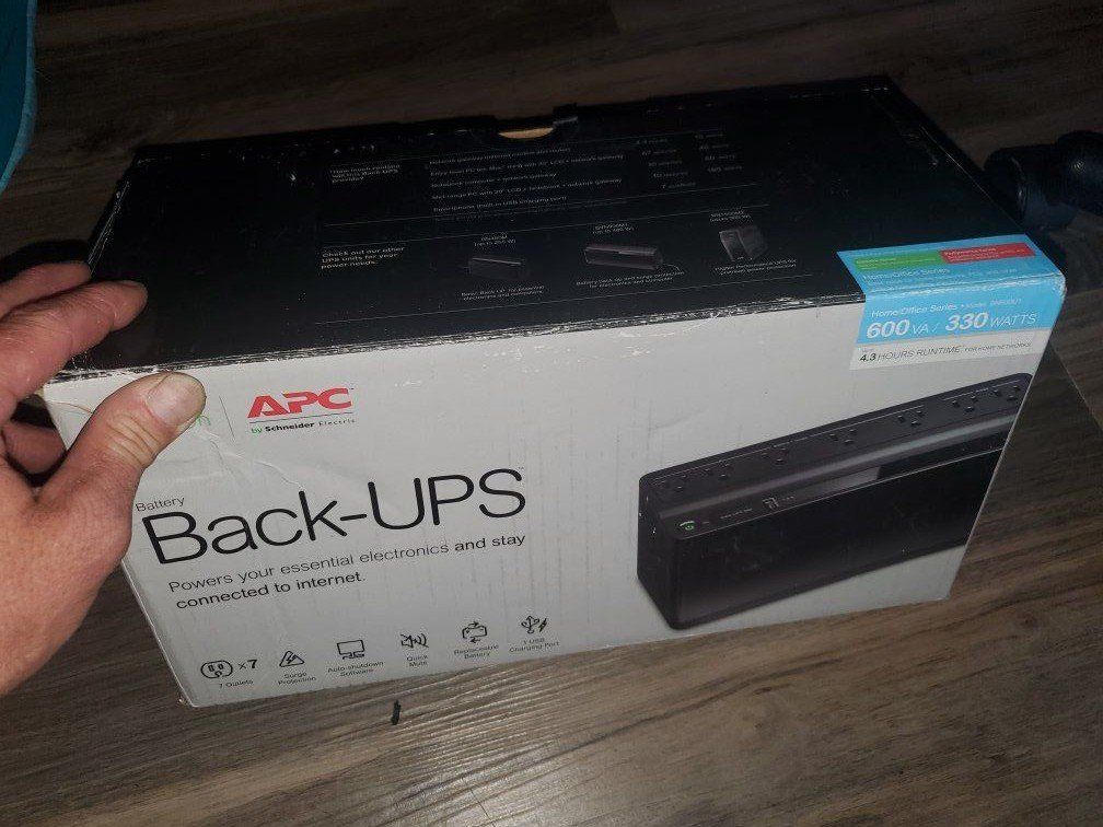 APC Back-UPS 600VA / 330W Uninterruptible Power Supply (BVN600M1)