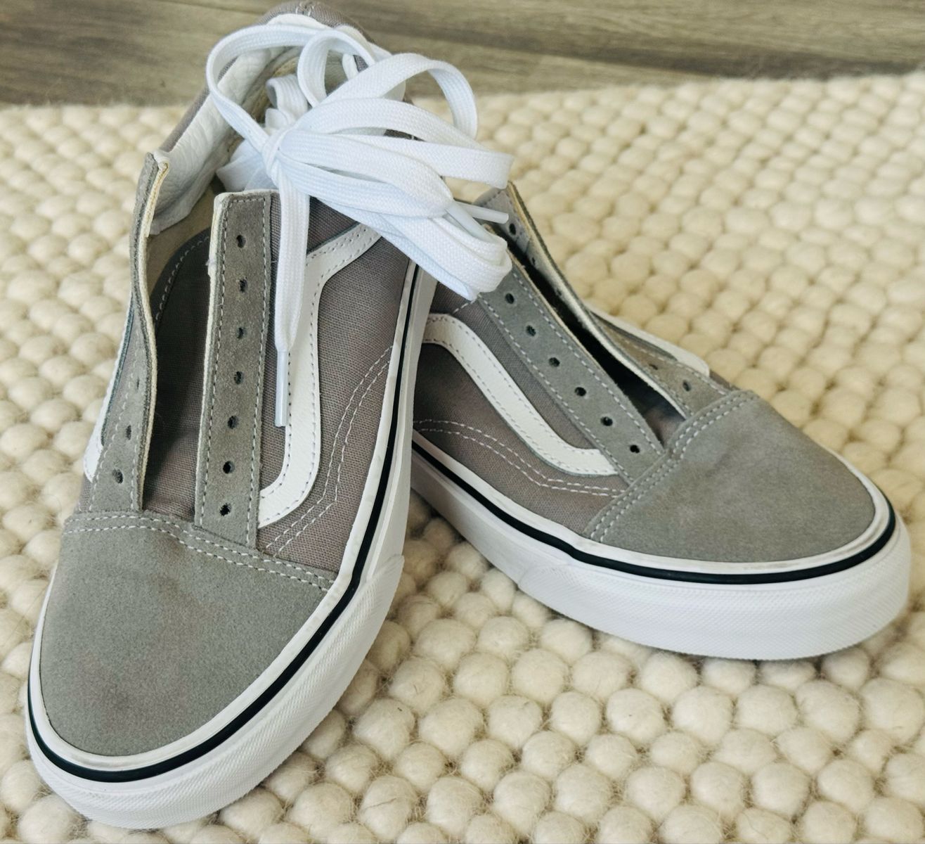 Vans Old Skool Gray/White Lace-Up Skate Shoes - Unisex - Men's US 3.5 / Women's US 5.0