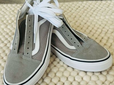 Vans Old Skool Gray/White Lace-Up Skate Shoes - Unisex - Men's US 3.5 / Women's US 5.0