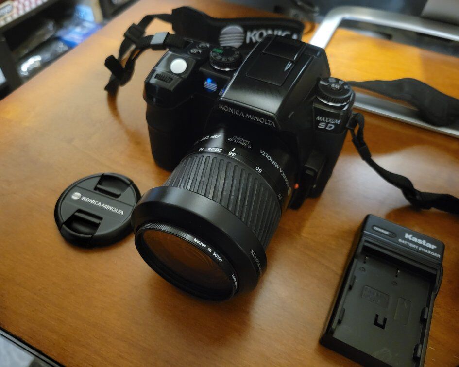 Konica Minolta Maxxum 5D 6MP CCD DSLR Camera + Tam