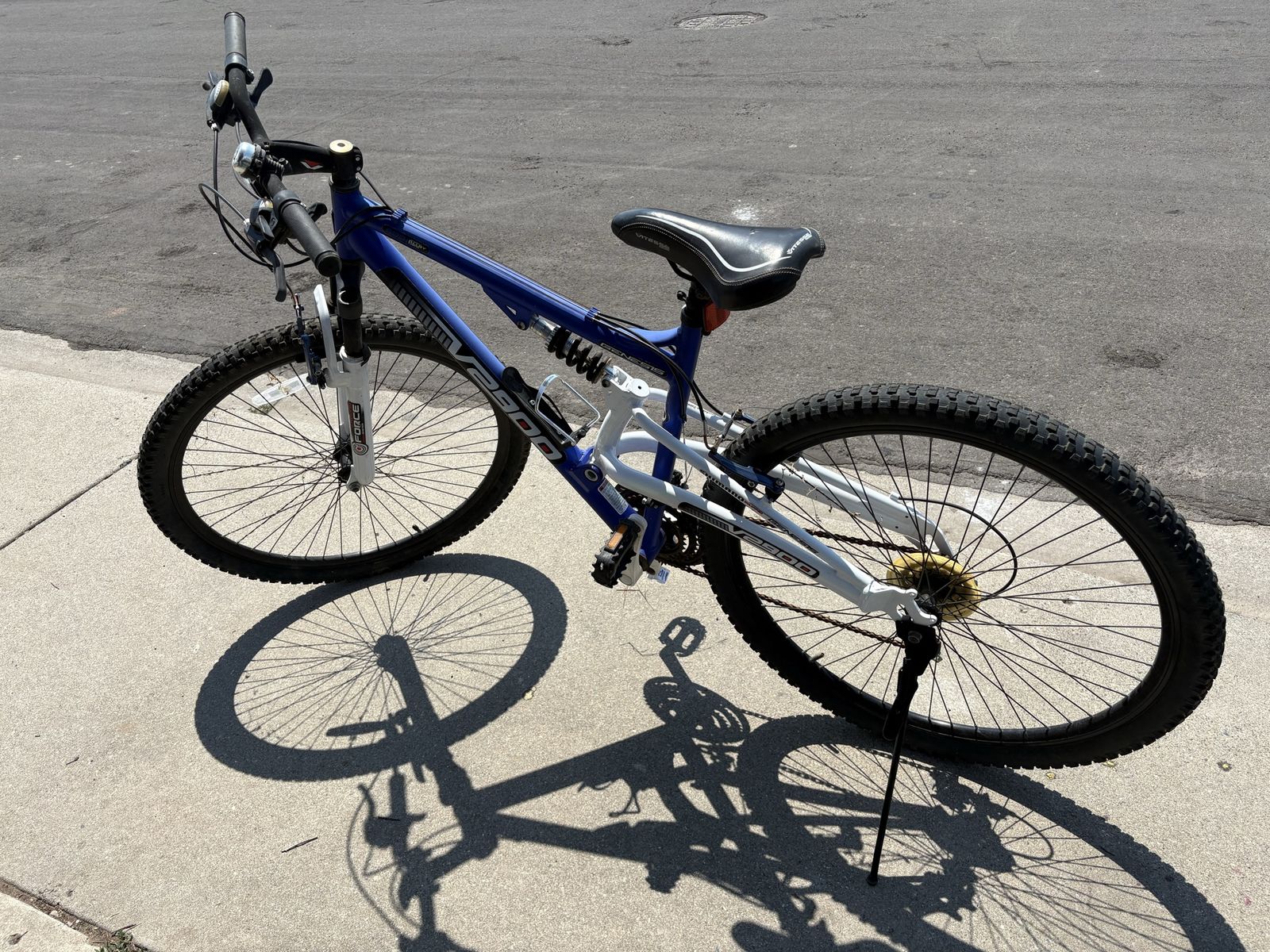 29” Genesis mountain bike with Shimano equipment