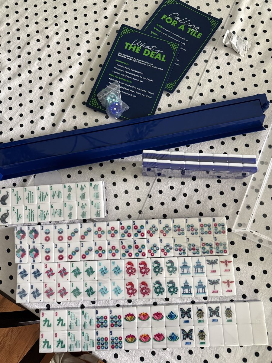 Mahjong set