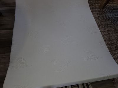 Queen mattress topper/mattress