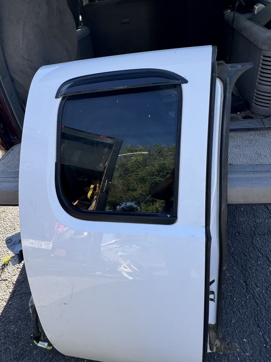 CHEVROLET SILVERADO OR GMC SIERRA REAR PASSENGER SIDE DOOR 2007-2013