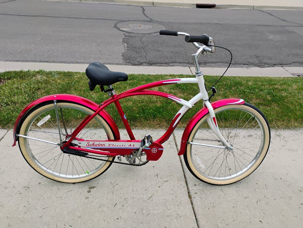Nice Schwinn beach cruiser