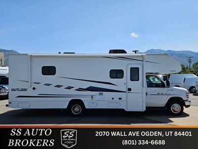 2019 Winnebago Outlook