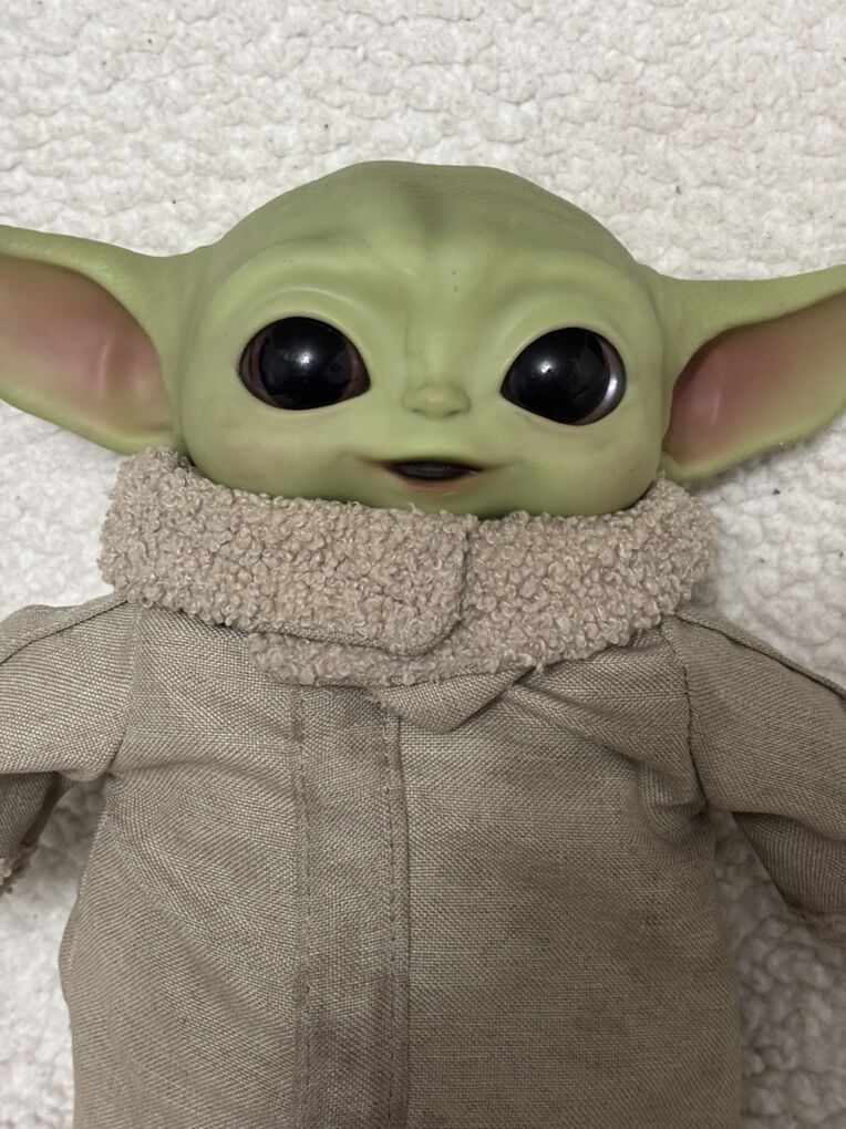 Star Wars Baby Yoda The Child Plush Mandalorian