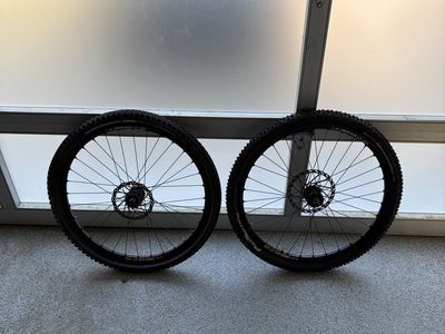 Mavic XM 819 Disc 26” Rims w/ Continental Tubeless Tires & DT Swiss Hub