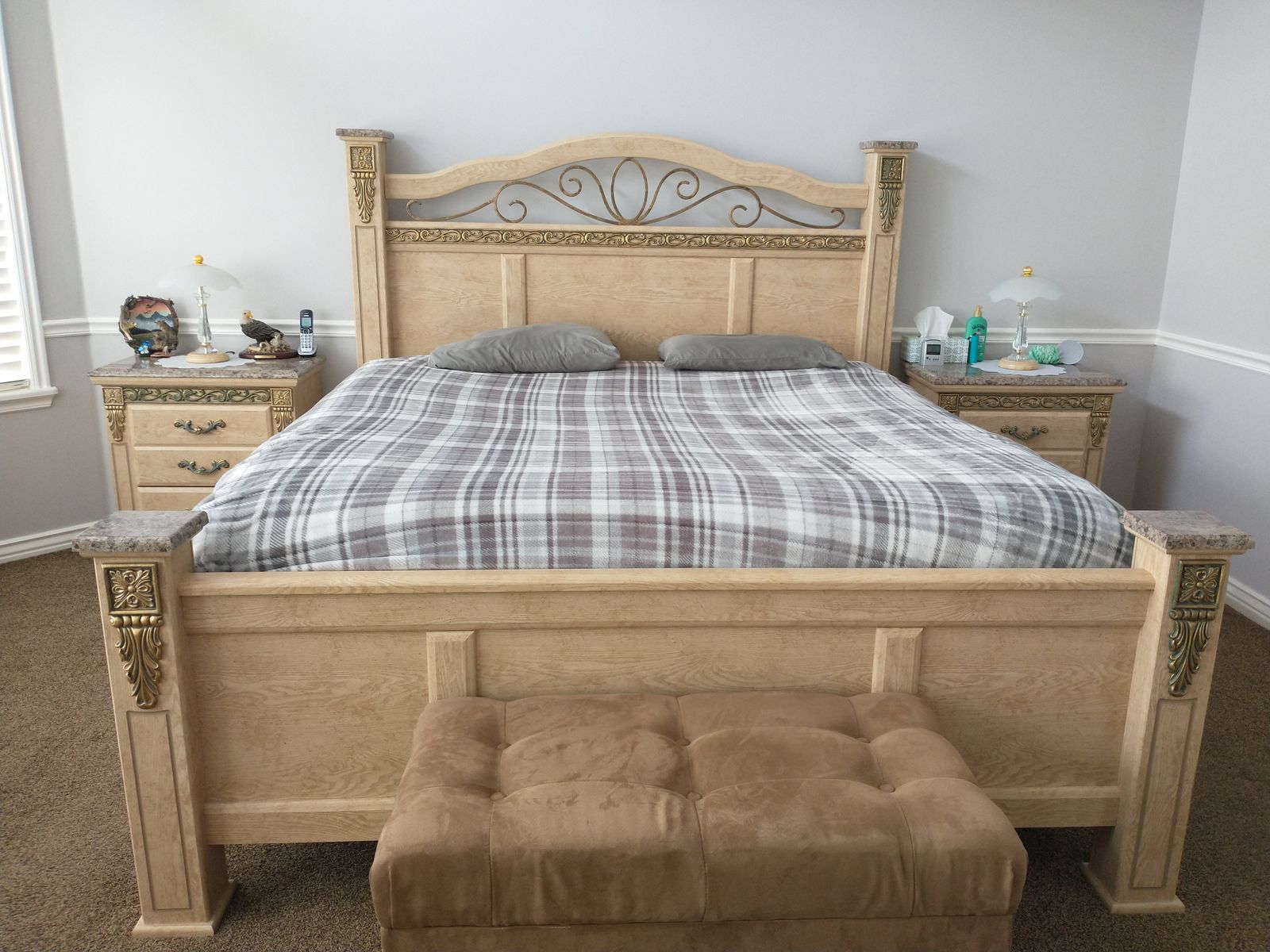 Elegant King Size Bedroom Set - Bed, Dresser with Mirror, 2 Nightstands, Armoire, 5-drawer dresser - Light Wood & Gold Accents