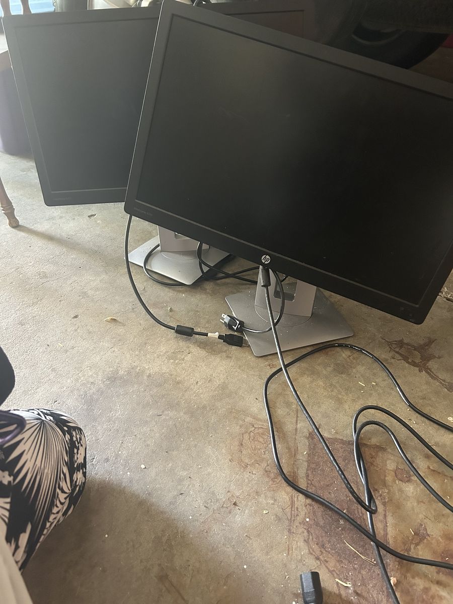 HP Computer Monitors - 2