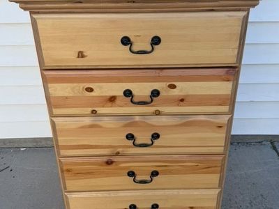 Pine dresser