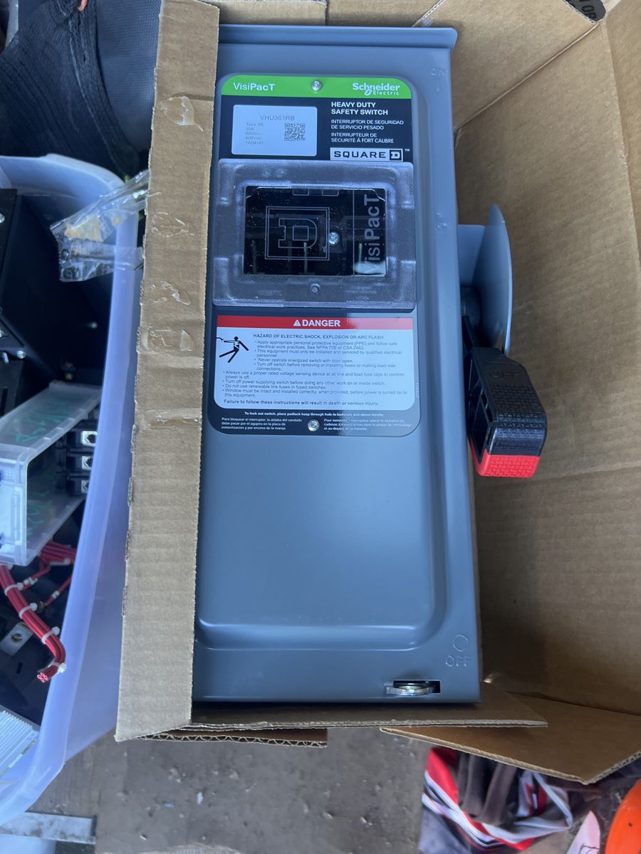 Squirting heavy duty safety switch