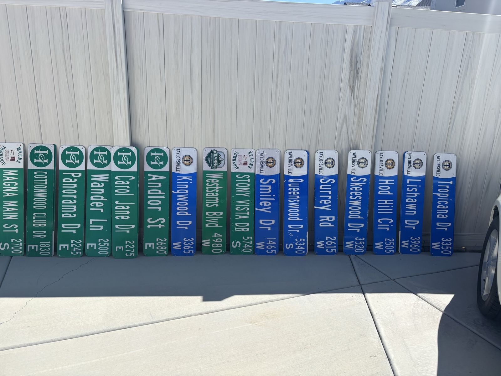 Street Signs Different Cities And Colors