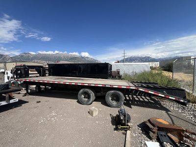 25 ft Heavy Duty Gooseneck 20,000 pound Flatbed Trailer with Ramps