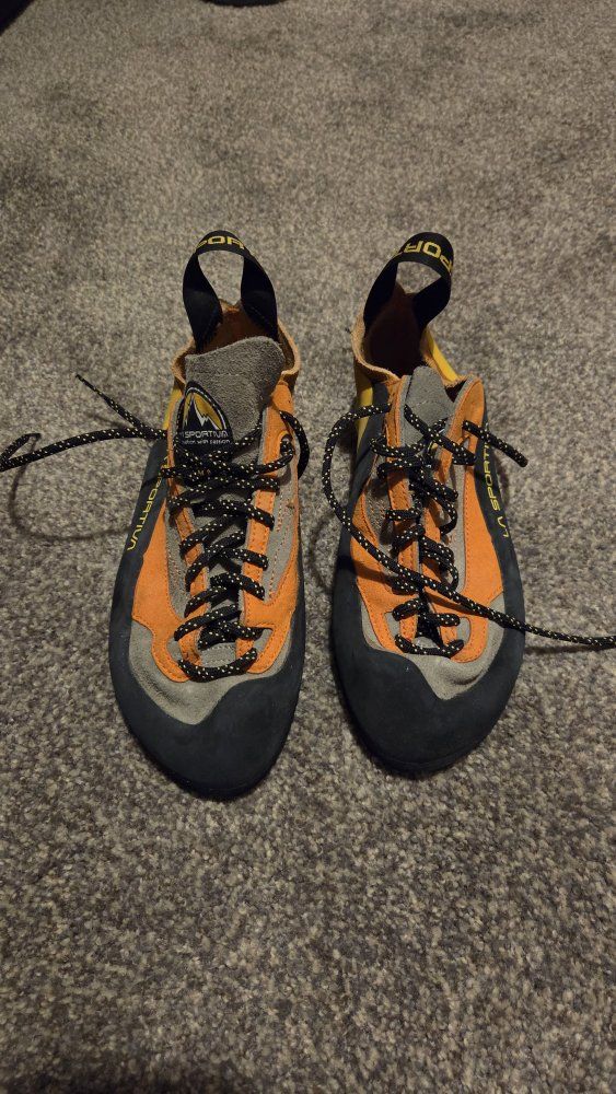 La Sportiva Mythos Climbing Shoes Size EU 41.5 US M 8.5 US W 9.5