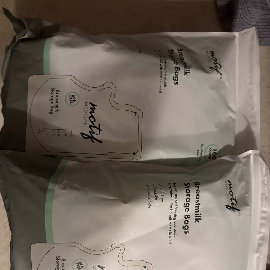 Motif breast milk storage bags 