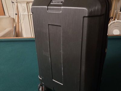 Samsung and I suitcase with u s b charger