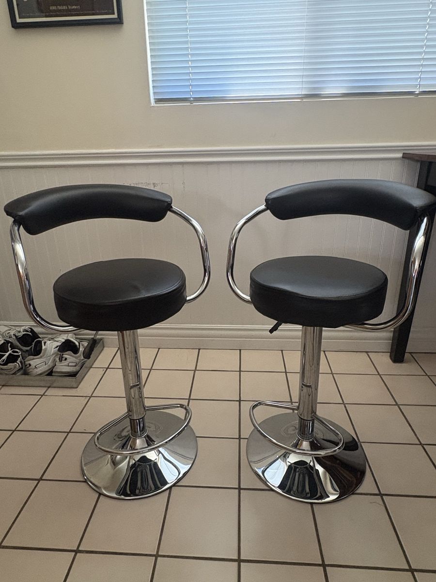 Bar Stools/Swivel & Height Adjustable Chairs (2)