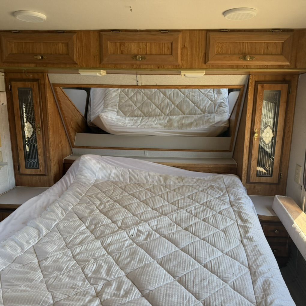 5th Wheel Trailer