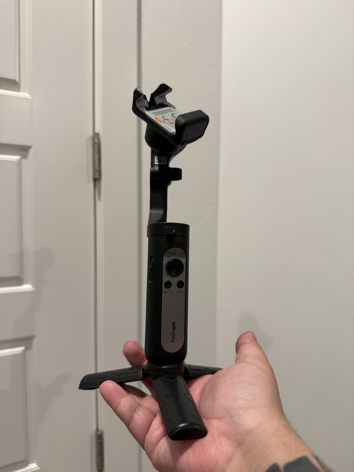 Phone Gimbal stabalizer For Apple And Android!