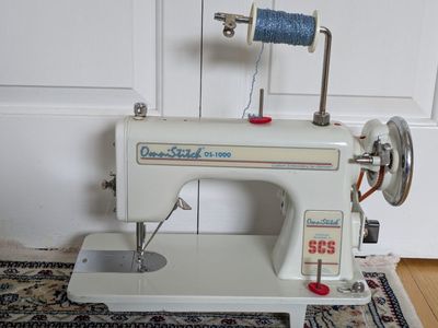 Omni Stitch OS-1000 Quilting and Embellishing Sewing Machine