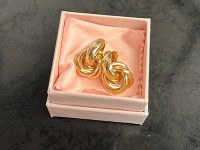 4 sets of Gold-tone Knot Stud Earrings - Elegant and Stylish
